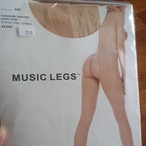 Pantyhose crotchless